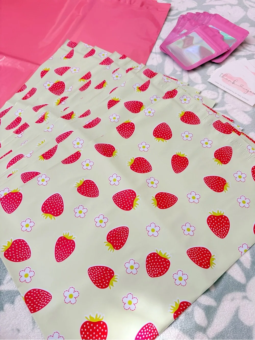 75 Piece Pink Strawberry Shipping Supply Bundle 🍓🎀